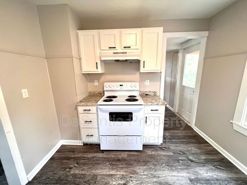 Aliquippa - Stunning 3 Bedroom 1 Bathroom Home property image