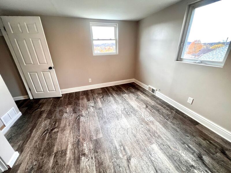 Aliquippa - Stunning 3 Bedroom 1 Bathroom Home property image