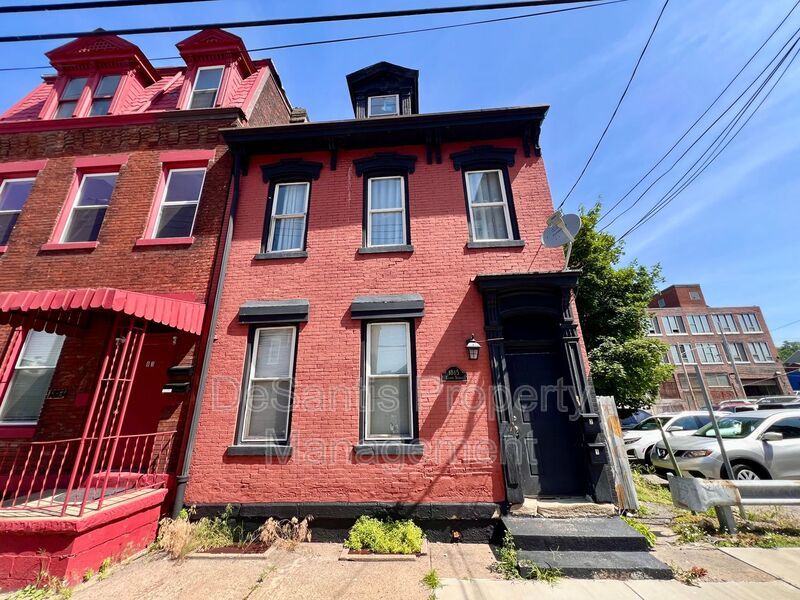 Pittsburgh - Spacious 1 Bed 1 Bathroom - Ample Storage Space property image