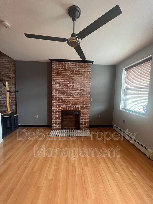 Stylish 2-bedroom modern townhome in the South Side Slopes property image