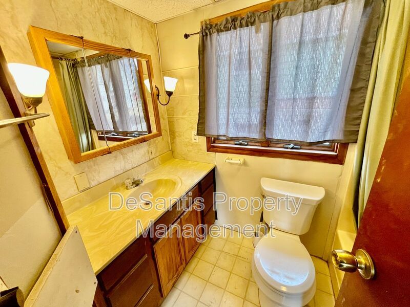 Studio Apartment in California - All utilities for one flat fee property image