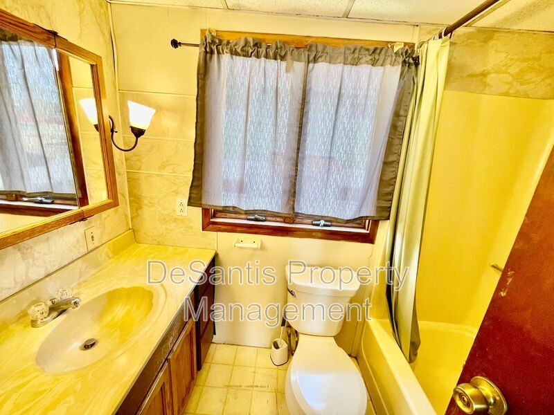 Studio Apartment in California - All utilities for one flat fee property image