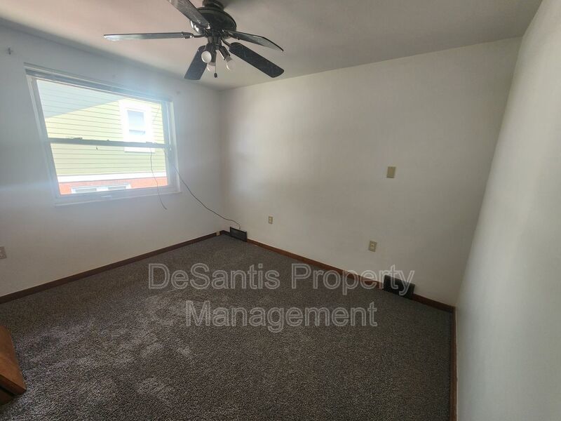 Spacious 3-Bedroom Top Floor Apartment in West View for Rent property image