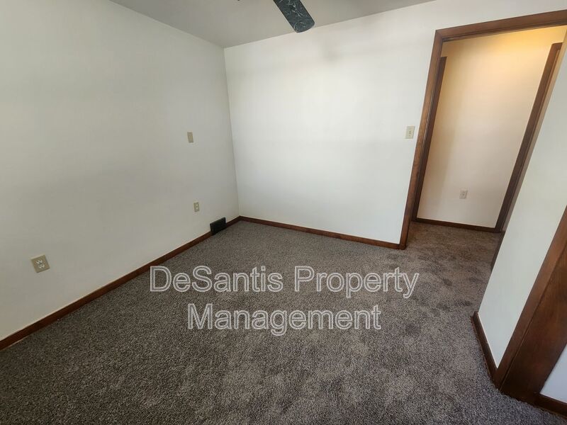 Spacious 3-Bedroom Top Floor Apartment in West View for Rent property image