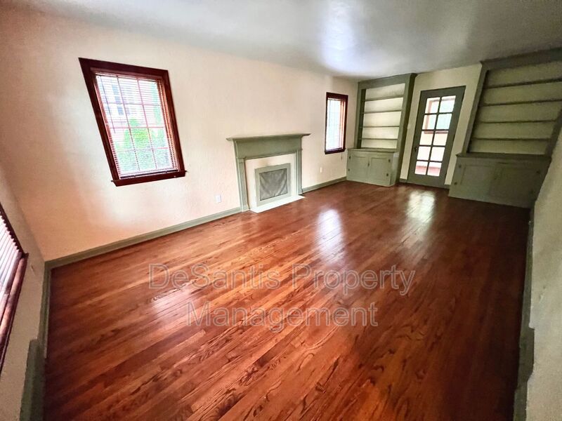 Pittsburgh - 3 Bedroom 1.5 Bathroom - Stunning Home property image