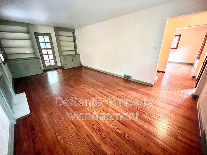 Pittsburgh - 3 Bedroom 1.5 Bathroom - Stunning Home property image