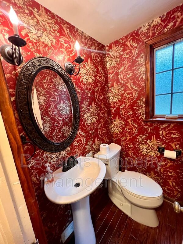 Pittsburgh - 3 Bedroom 1.5 Bathroom - Stunning Home property image