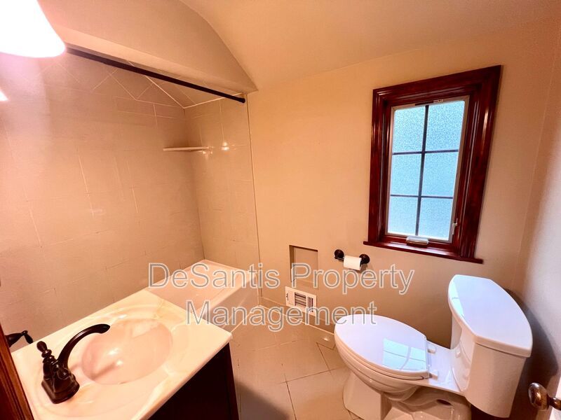 Pittsburgh - 3 Bedroom 1.5 Bathroom - Stunning Home property image