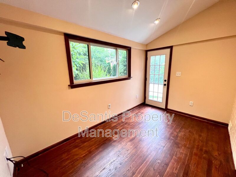 Pittsburgh - 3 Bedroom 1.5 Bathroom - Stunning Home property image