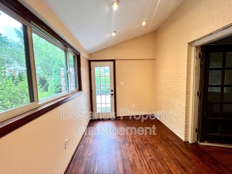 Pittsburgh - 3 Bedroom 1.5 Bathroom - Stunning Home property image