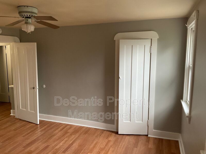 Charming, Character-Filled 2 Bedroom in Brentwood – Freshly Updated & Move-In Ready property image