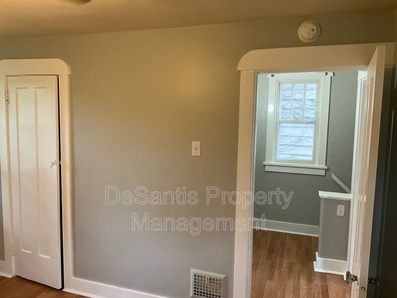Charming, Character-Filled 2 Bedroom in Brentwood – Freshly Updated & Move-In Ready property image