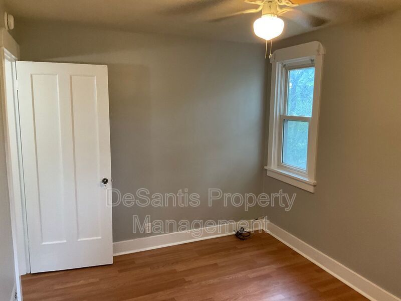 Charming, Character-Filled 2 Bedroom in Brentwood – Freshly Updated & Move-In Ready property image